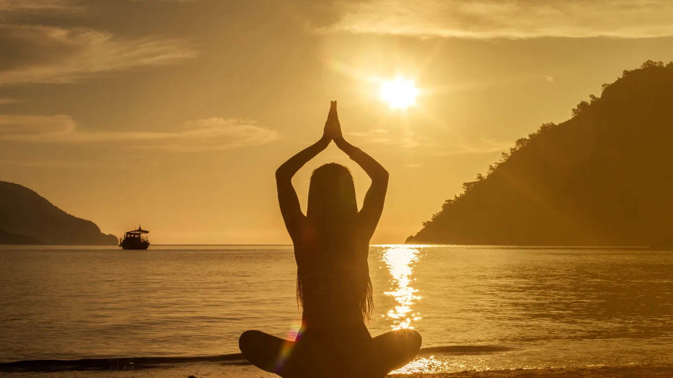 Somatic and Mind-Body Wellness in 2025: Breathwork, Cold Plunge, Sauna & Sound Bath Meditation Guide
